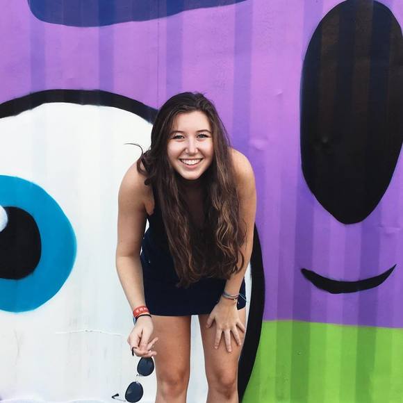 Meet your Posher, Julia - Picture 1 of 1